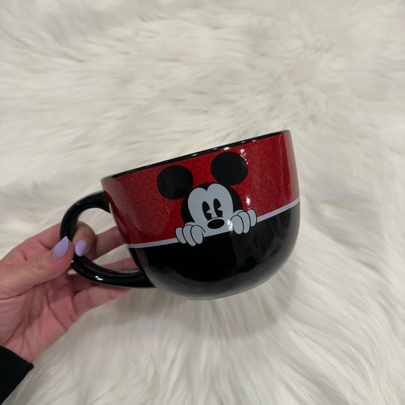 Disney Silver Buffalo Mickey Mouse Pie Eye Big Smile Ceramic Soup Mug, 24 Ounces - Picture 6 of 14